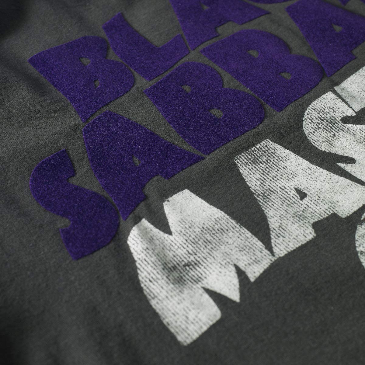 amplified-black-sabbath-master-of-flock-t-shirt-charcoal-rundhals image 2